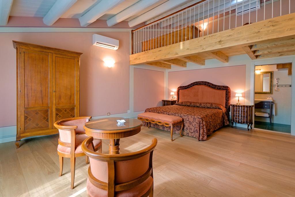 Il Vicolo Relais Bed & Breakfast Сироло Стая снимка
