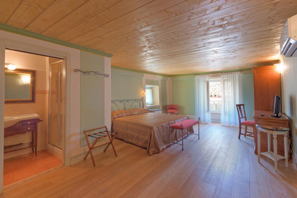 Il Vicolo Relais Bed & Breakfast Сироло Стая снимка